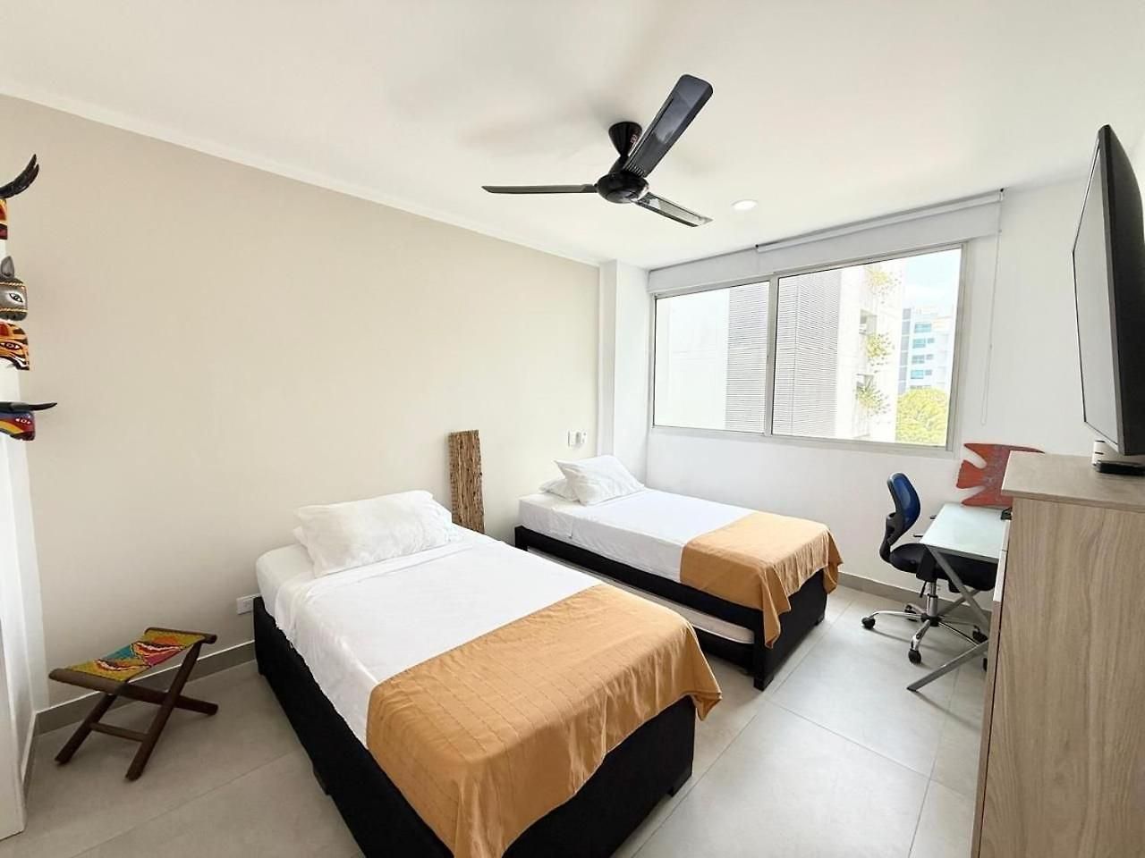 Apartamento Con Acceso Directo A La Playa En Morros 3 *