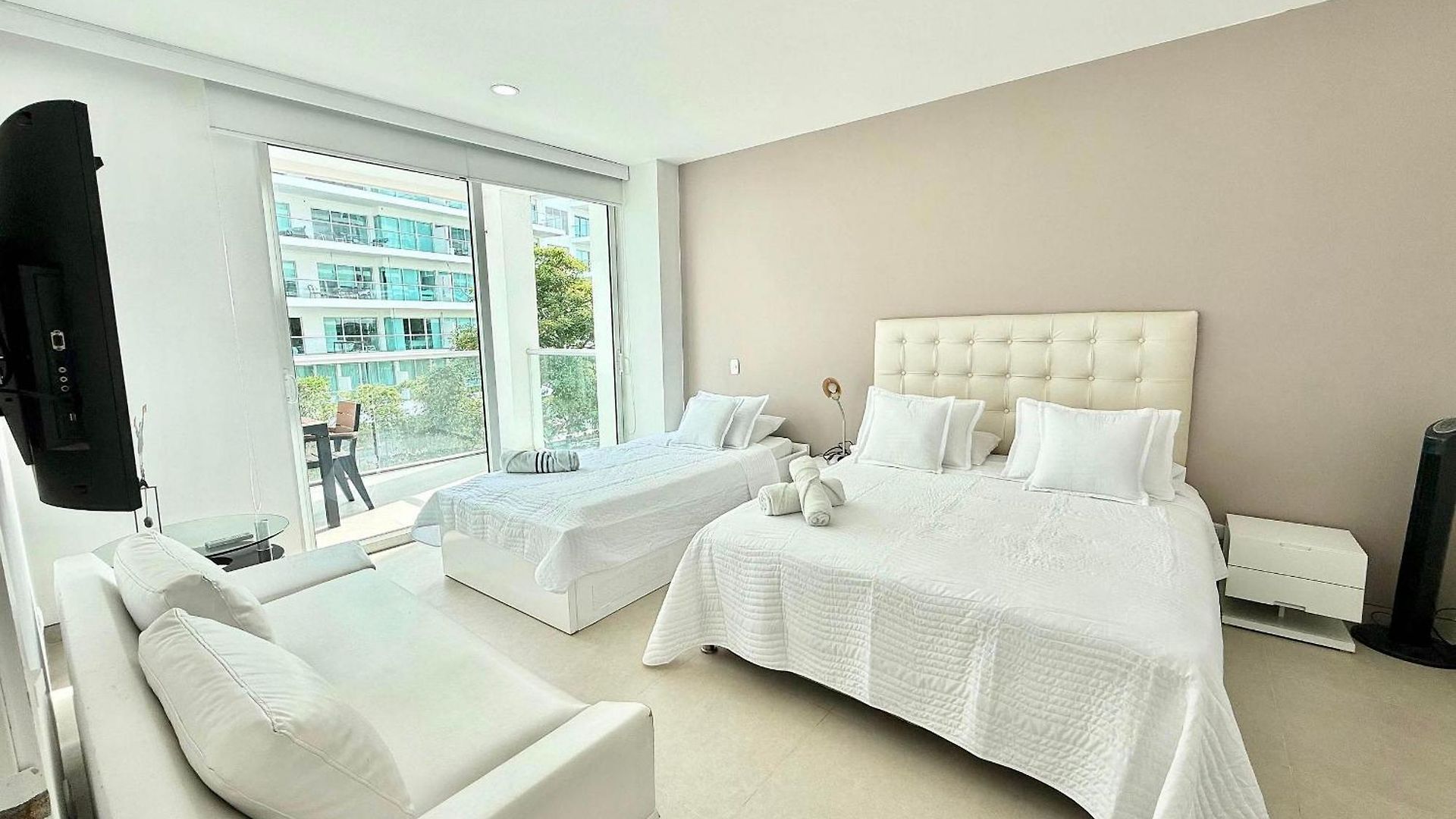 Apartamento Con Acceso Directo A La Playa En Morros 3 *