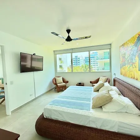 Apartamento Con Acceso Directo A La Playa En Morros 3 *